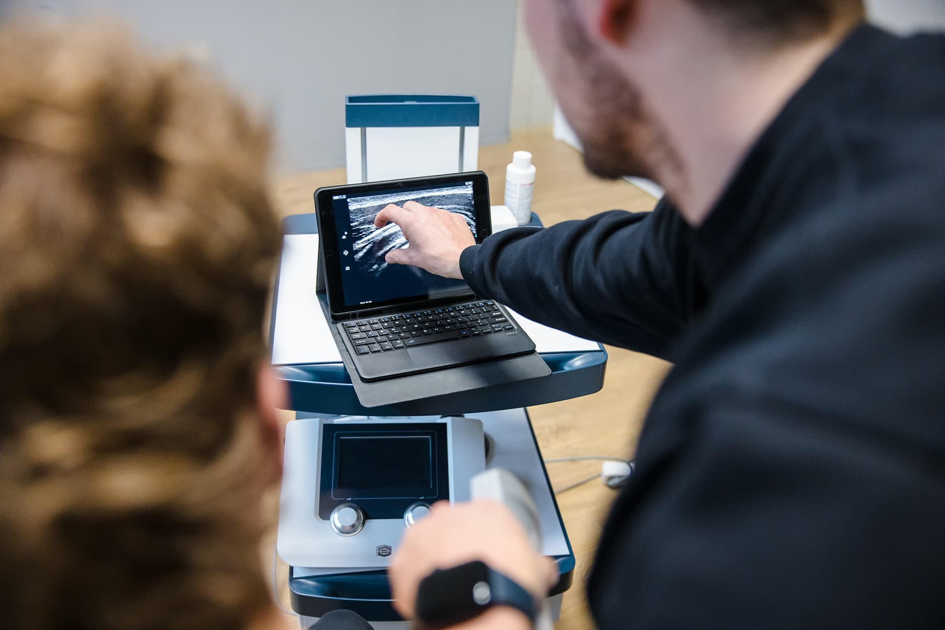 Oefentherapie in de oefenzaal in Rotterdam.
