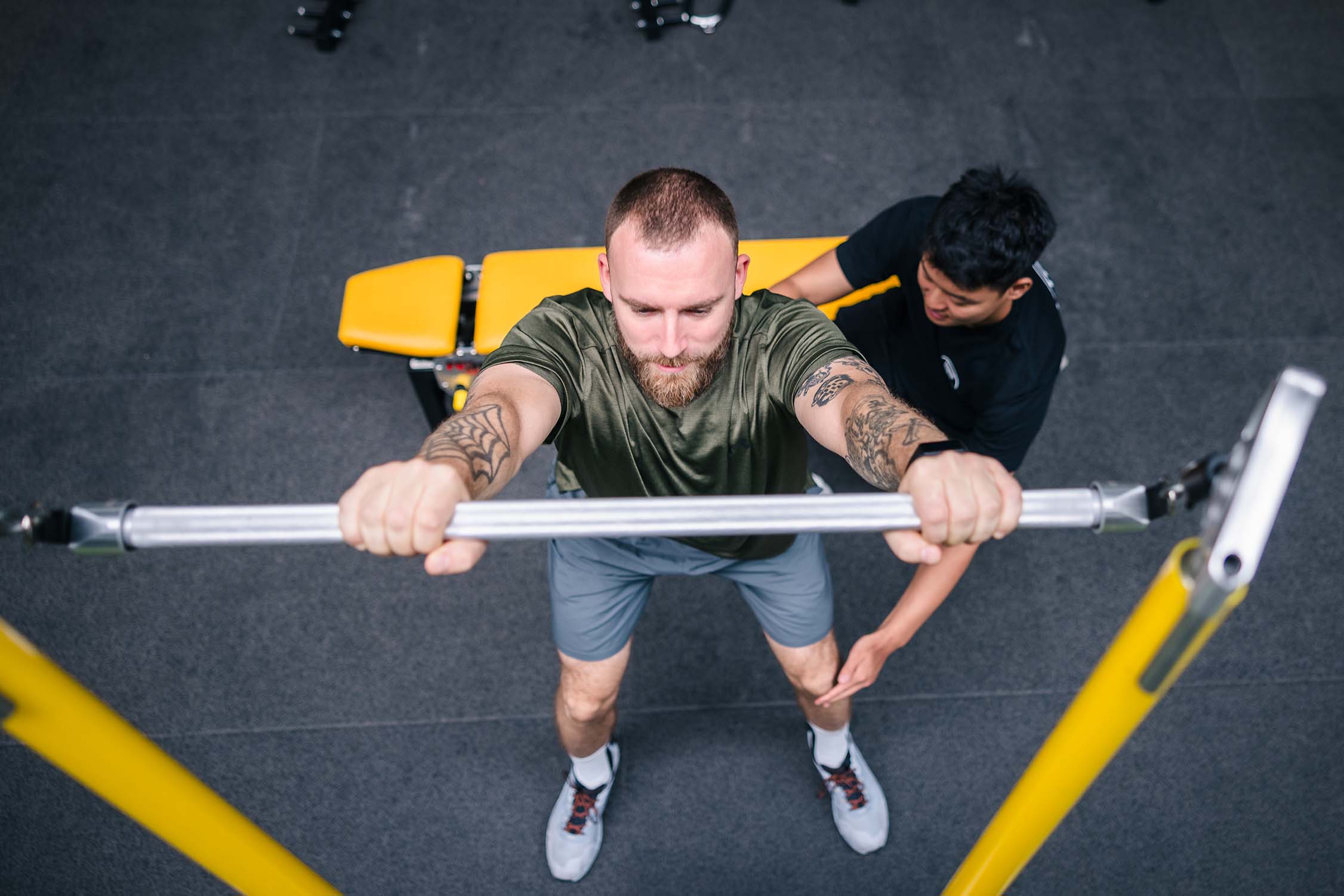 Sporter krijgt begeleiding rondom voeding en herstel.